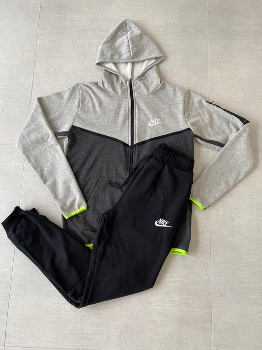 Nike Tech grey/green